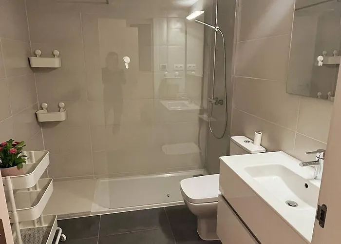 Appartamento Nuevo, Espacioso Y Confortable Con Pkg Y Piscina Tossa de Mar